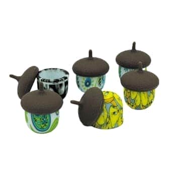 Bote de silicona con forma de bellota. Varios diseños