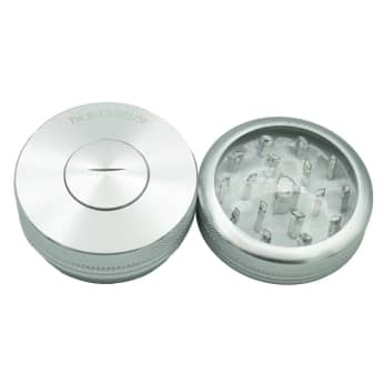 Grinder con botón parte trasera