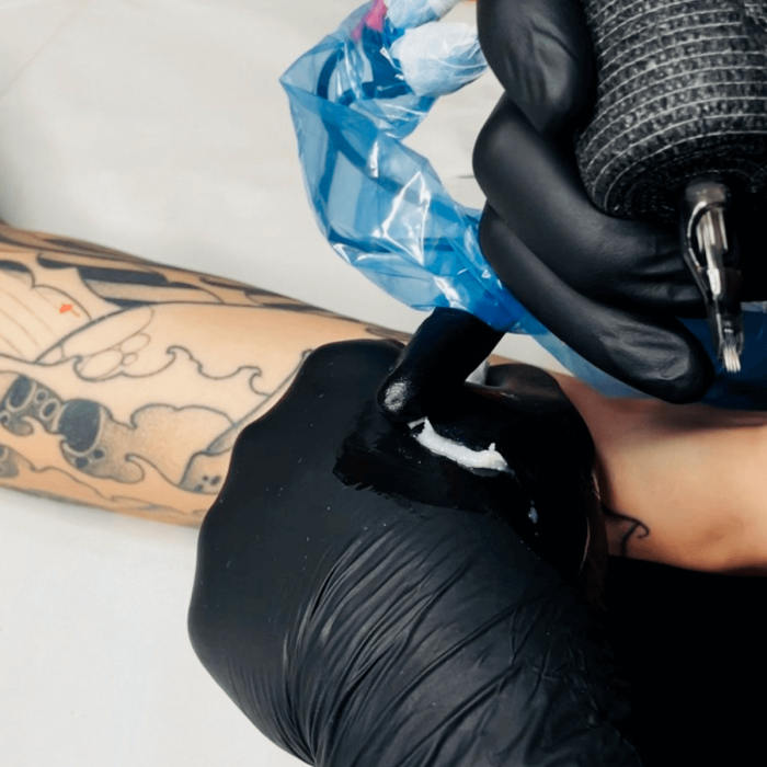 Bálsamo CBD + CBG 500mg para tatuajes de Weedness.