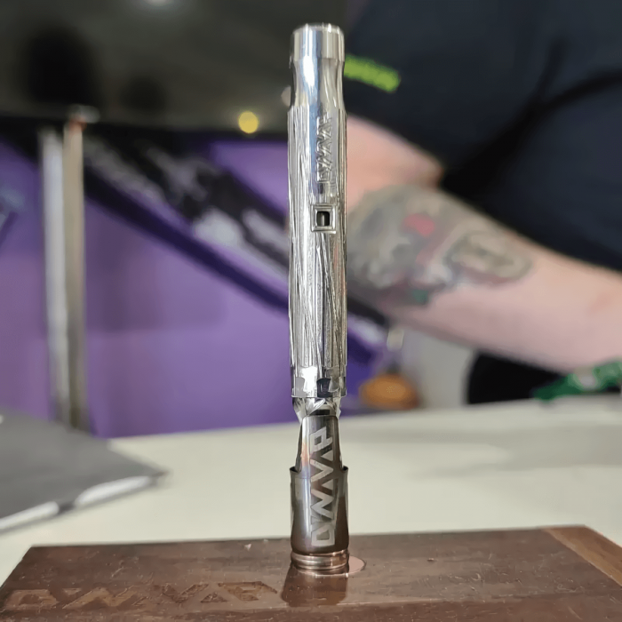 Vaporizador mecánico manual Dynavap M Plus para hierbas secas.