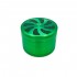Grinder para marihuana de espiral con tapa transparente y polinizador. verde cerrado.