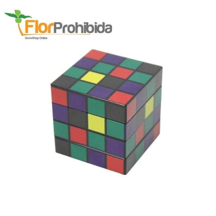 Grinder para marihuana con polinizador y forma de cubo de rubik.