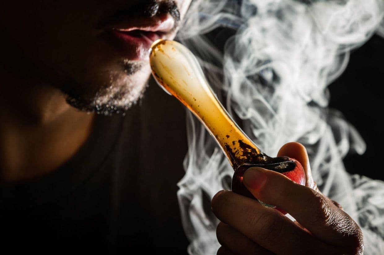 ¿Cómo fumar marihuana? 22 formas distintas